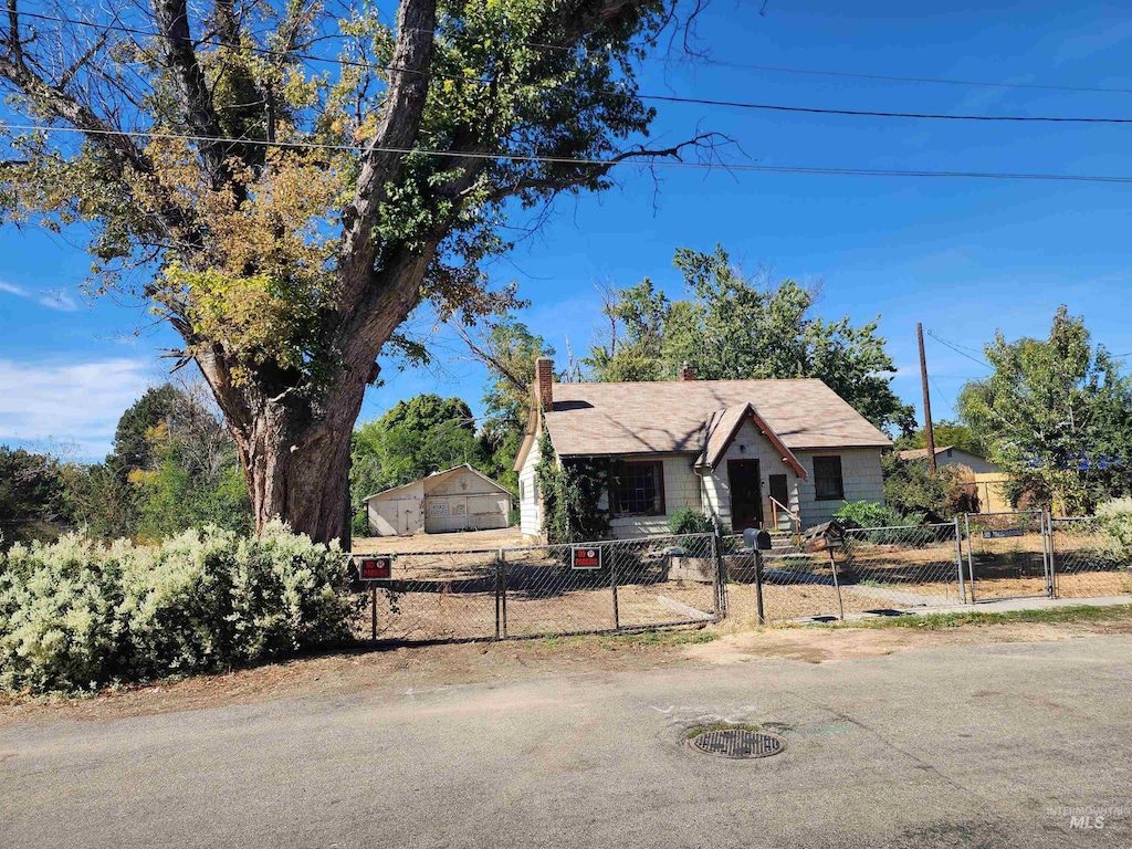 view of front of property