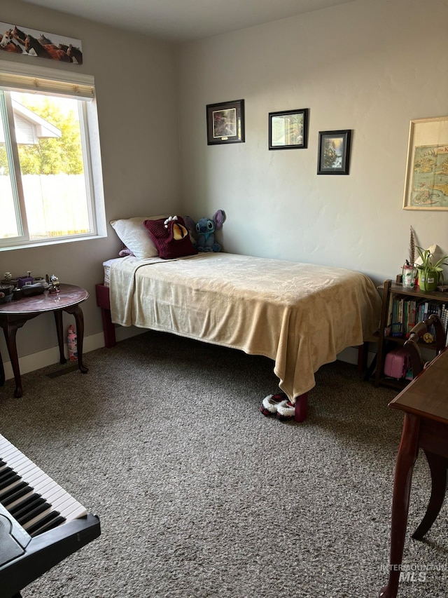 bedroom featuring carpet floors