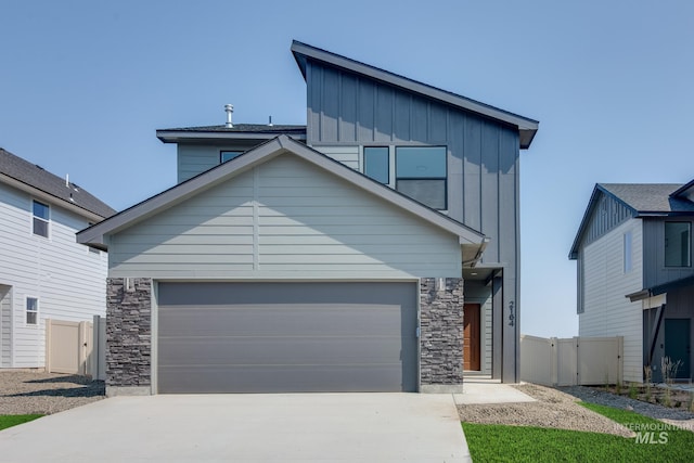 view of front of house featuring a garage