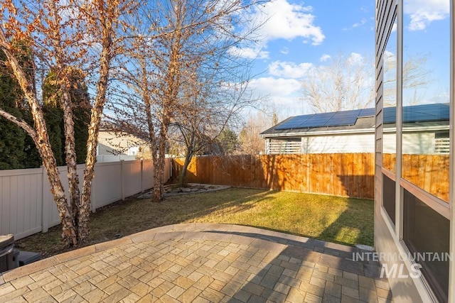 view of yard featuring a patio