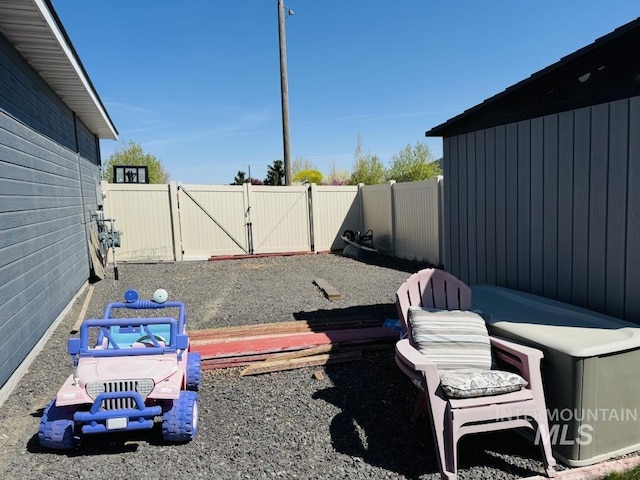 805 Drayton Ave, Twin Falls, ID 83301 - view of yard featuring a gate