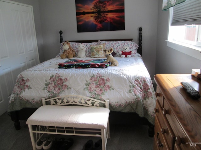 view of carpeted bedroom