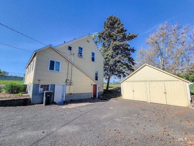 1603 11th Ave, Lewiston, ID 83501 - view of home's exterior with an outdoor structure
