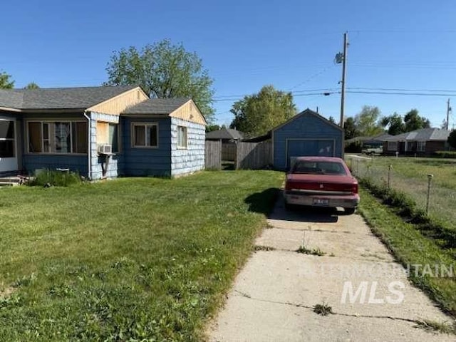 225 E Melrose St, Boise, ID 83706 - view of side of property featuring driveway and a detached garage