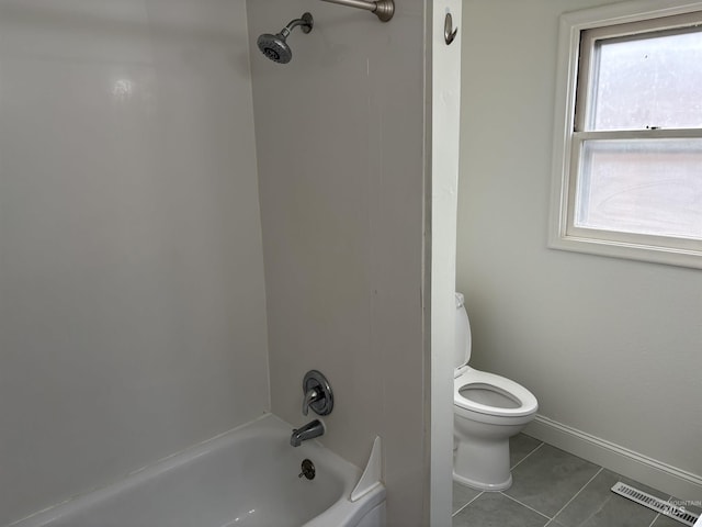 1715 S 10th Ave, Caldwell, ID 83605 - full bathroom with tile patterned floors and washtub / shower combination