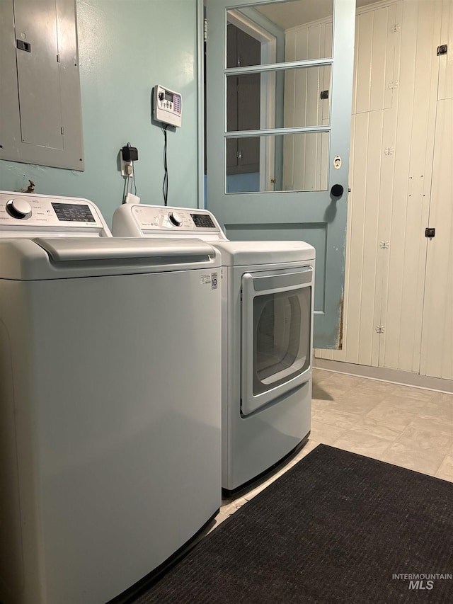1715 S 10th Ave, Caldwell, ID 83605 - laundry area with washer and clothes dryer and electric panel
