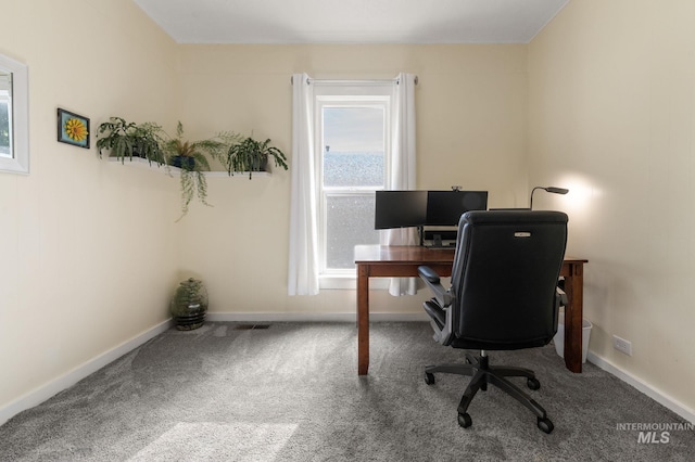 1406 Libby St, Clarkston, WA 99403 - carpeted office space with baseboards