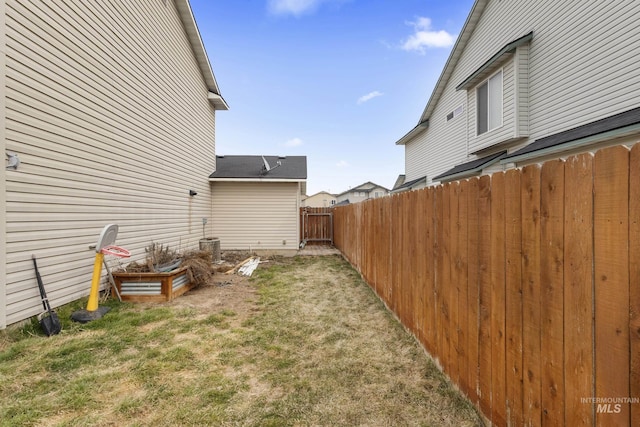 view of yard featuring fence