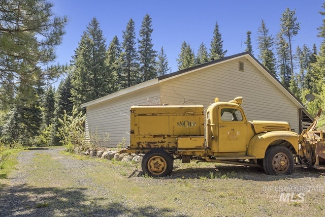 429 Doriann Dr, Cascade, ID 83611 - view of garage