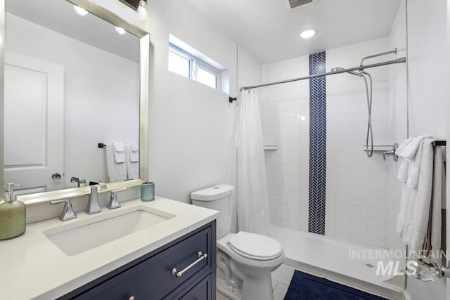 1930 Poplar Ave, Twin Falls, ID 83301 - bathroom featuring vanity and shower / bath combo with shower curtain