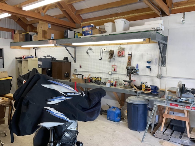 2771 Dixie Rd, Dixie, ID 83525 - garage featuring a workshop area