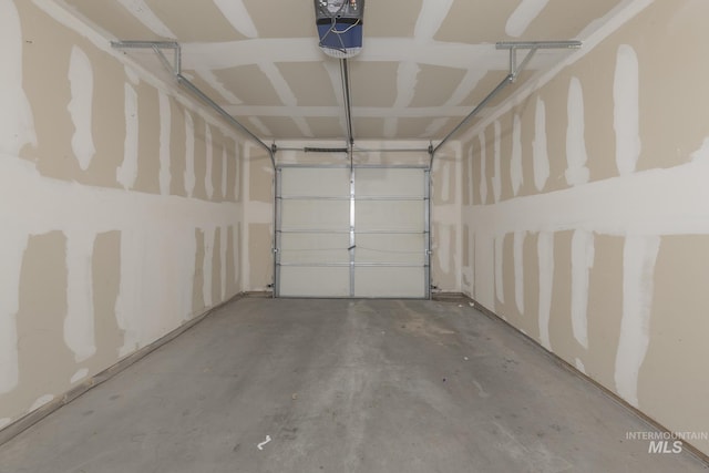 426 S Utah, Fruitland, ID 83619 - garage featuring a garage door opener