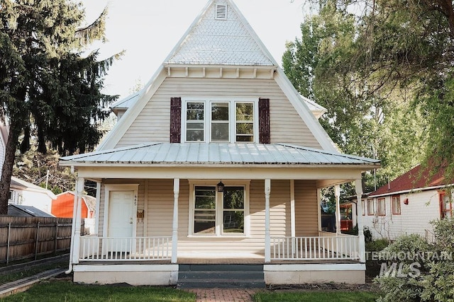 view of front of home with covered porch