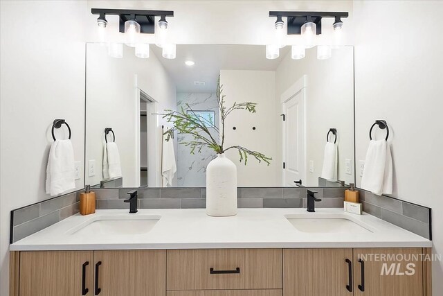 6200 S Binky Ave, Meridian, ID 83642 - full bath with double vanity