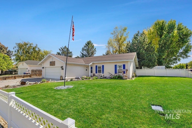 914 Aspenwood Ln, Twin Falls, ID 83301 - ranch-style home featuring an attached garage