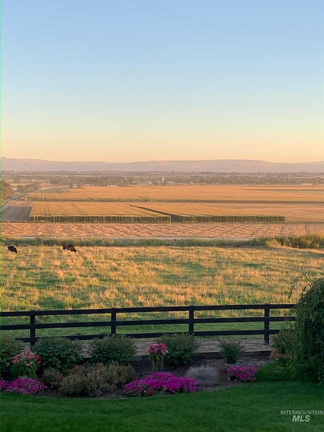 view of property's community featuring a rural view