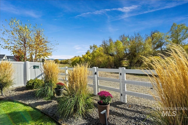 8749 W Suttle Lake Dr, Boise, ID 83714 - view of gate with fence