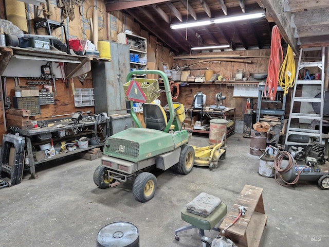 802 Foster Ave, Cottonwood, ID 83522 - garage featuring a workshop area