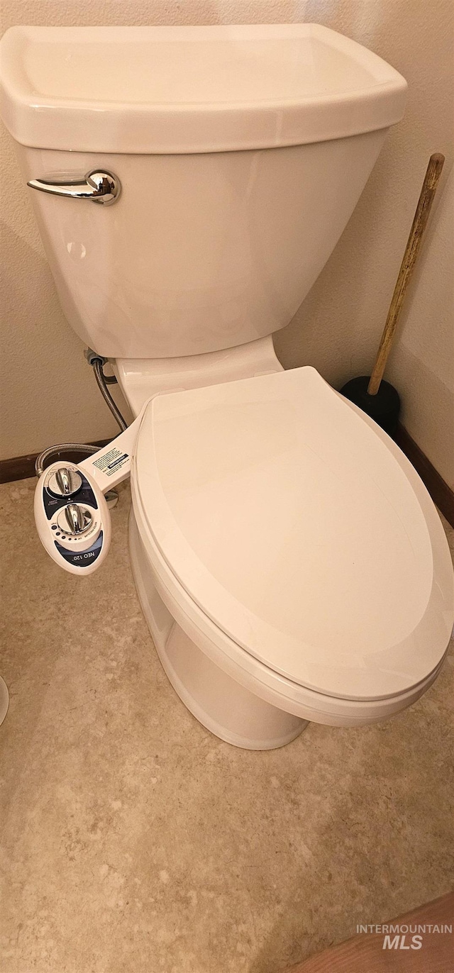 5720 N Oasis, Garden City, ID 83714 - bathroom view of carpet floors