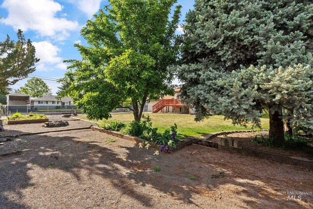 2045 11th Ave, Clarkston, WA 99403 - view of yard with stairs