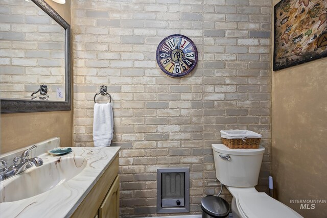 827 Alturas Dr N, Twin Falls, ID 83301 - bathroom featuring toilet and vanity