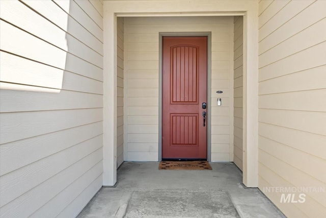 view of property entrance