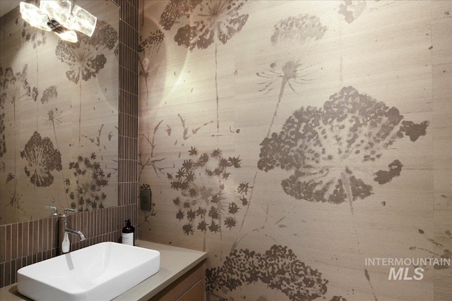 bathroom featuring vanity