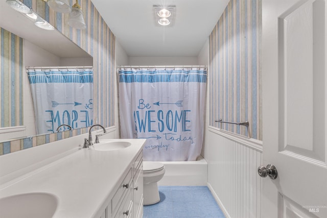 2220 14th St, Lewiston, ID 83501 - full bath featuring wallpapered walls, double vanity, toilet, and shower / bathtub combination with curtain