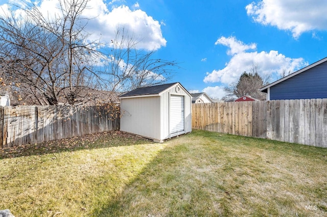 view of yard with a shed