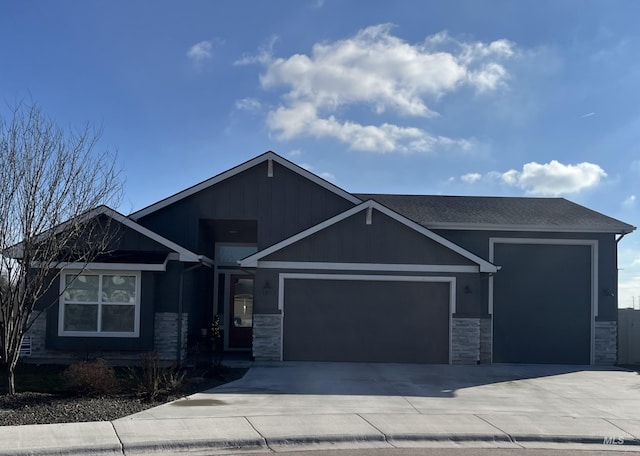 craftsman-style house featuring a garage