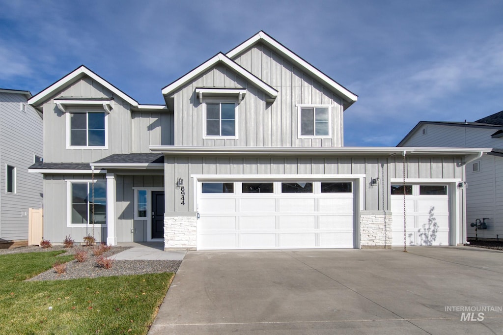 view of front of house with a garage