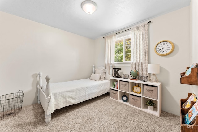 bedroom with carpet flooring