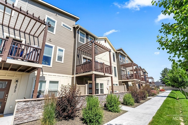 3084 N Network Ln, Boise, ID 83704 - view of building exterior with a residential view