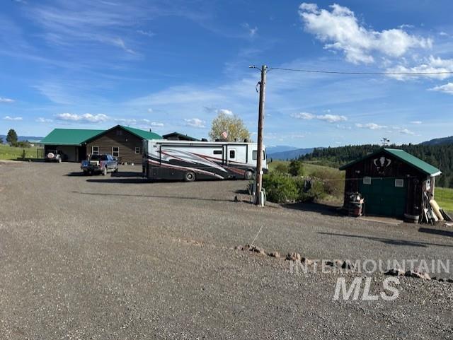 1621 Doumecq Rd, Cottonwood, ID 83522 - exterior space