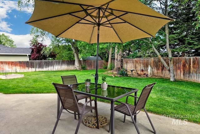 992 N Pinnacle, Eagle, ID 83616 - view of patio / terrace featuring outdoor dining space
