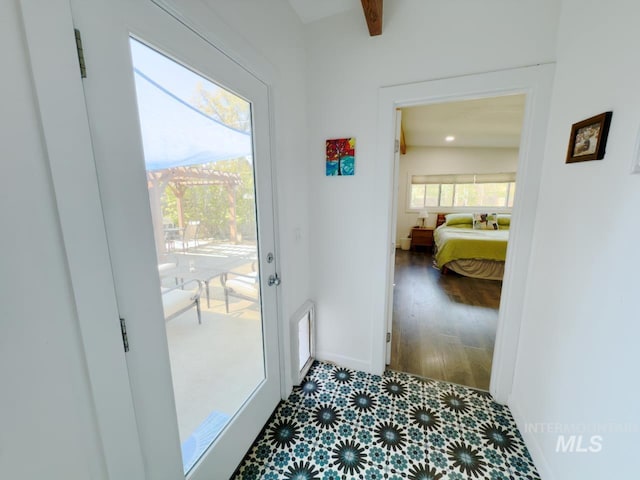 2927 N 32nd St, Boise, ID 83703 - entryway featuring baseboards