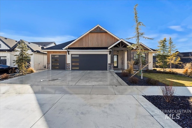 view of front facade with a garage