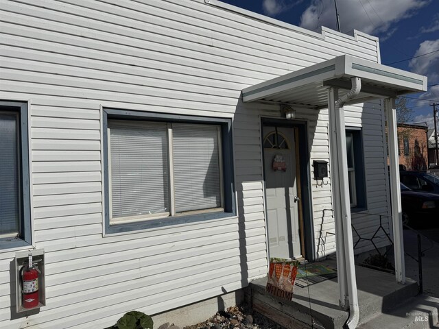 view of property entrance