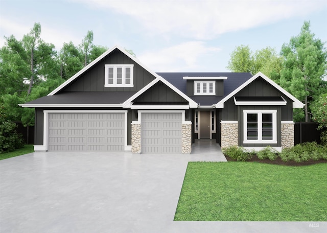 craftsman inspired home with a front lawn and a garage