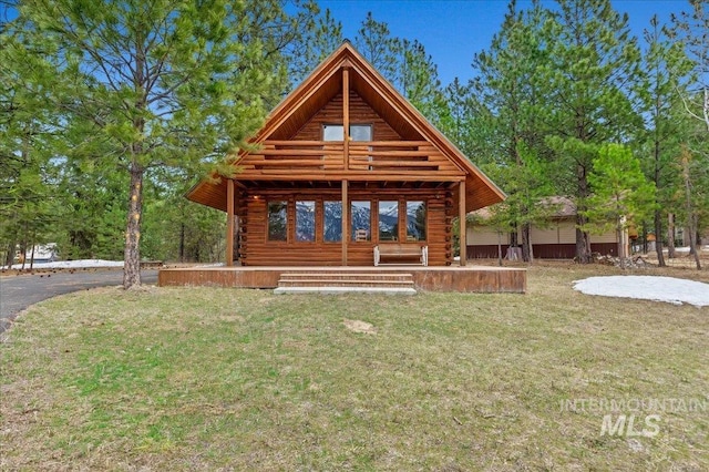 surrounding community with a lawn