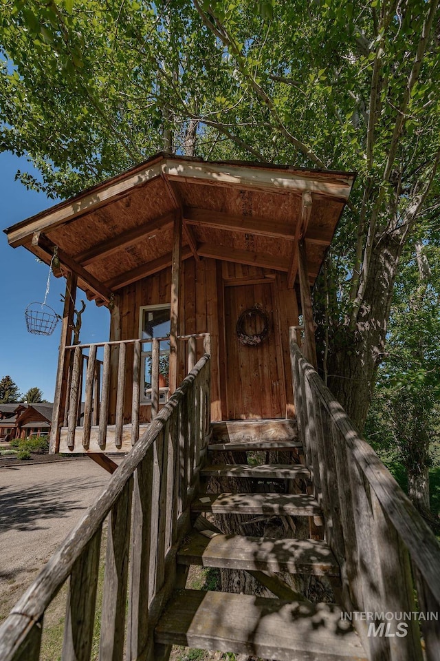 view of outbuilding