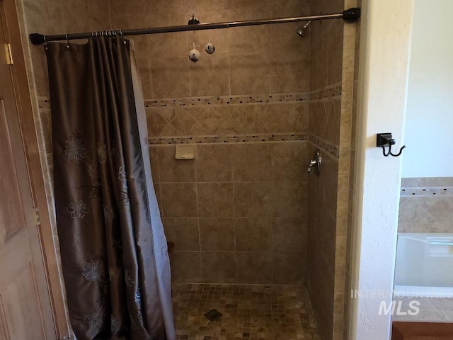 204 S 2nd St, Elk River, ID 83827 - full bath featuring a tile shower