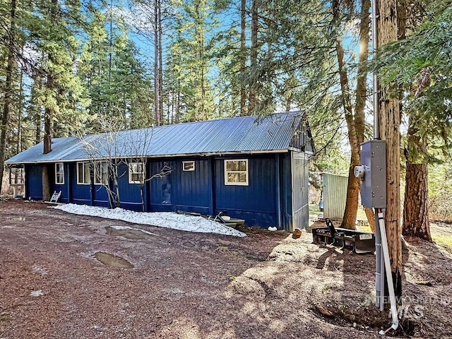 view of front of home with metal roof