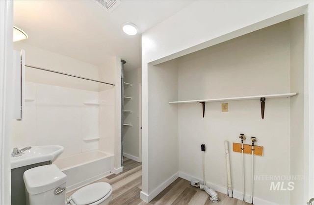 116 S Nectarine St, Nampa, ID 83686 - full bathroom with wood finished floors and shower / bathtub combination