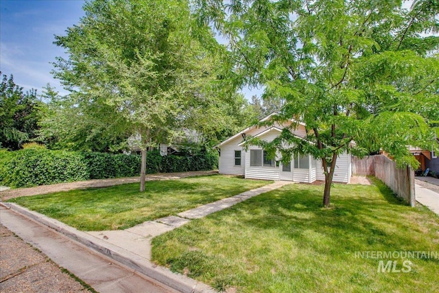 116 S Nectarine St, Nampa, ID 83686 - view of front facade featuring an outbuilding