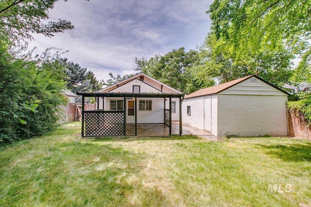 116 S Nectarine St, Nampa, ID 83686 - rear view of property with a patio