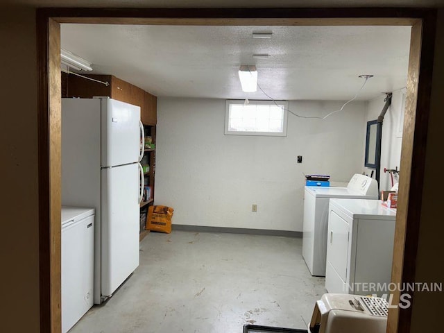 1527 13th Ave, Lewiston, ID 83501 - laundry room with washing machine and clothes dryer