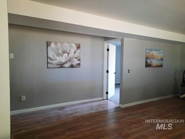 39992 Waha Glen Rd, Lewiston, ID 83501 - interior space featuring baseboards and wood finished floors