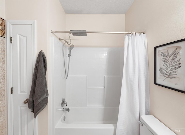 1415 E Lake Crk, Meridian, ID 83642 - full bath featuring shower / tub combo with curtain and toilet