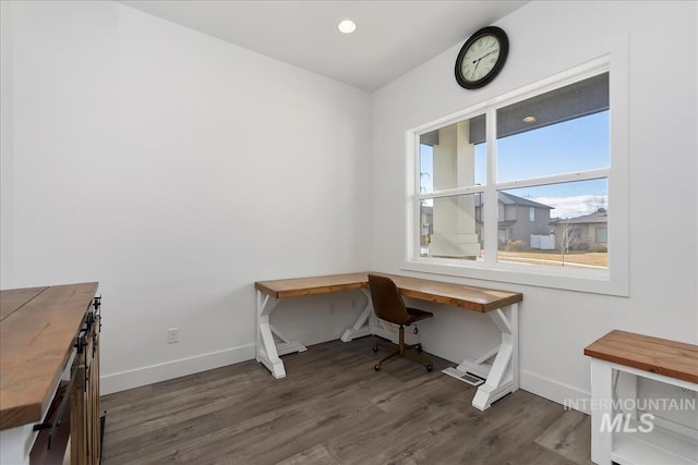 home office with baseboards, wood finished floors, and recessed lighting